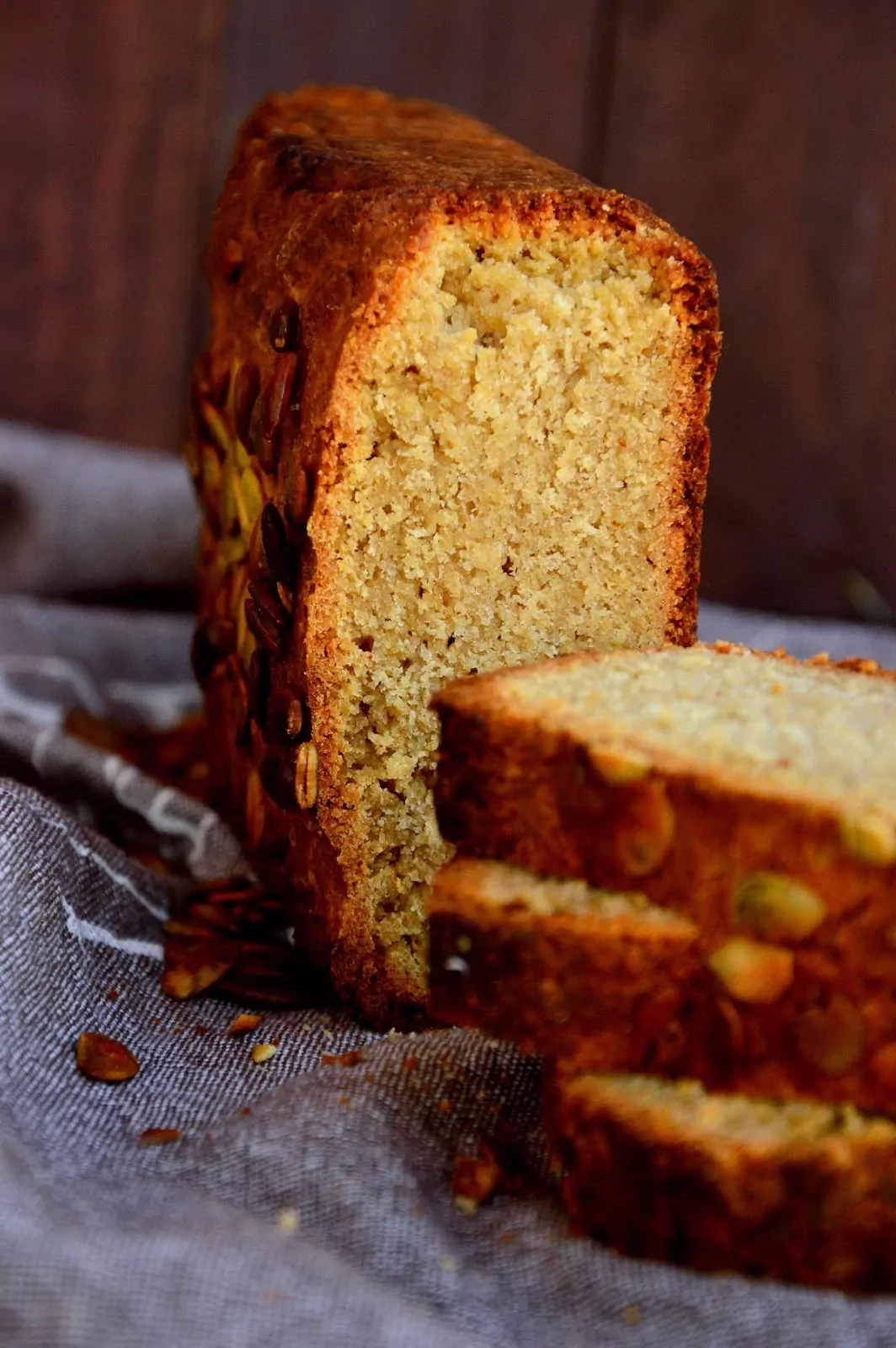 Sveika viso grūdo avižinė bananų duona su avižiniais miltais