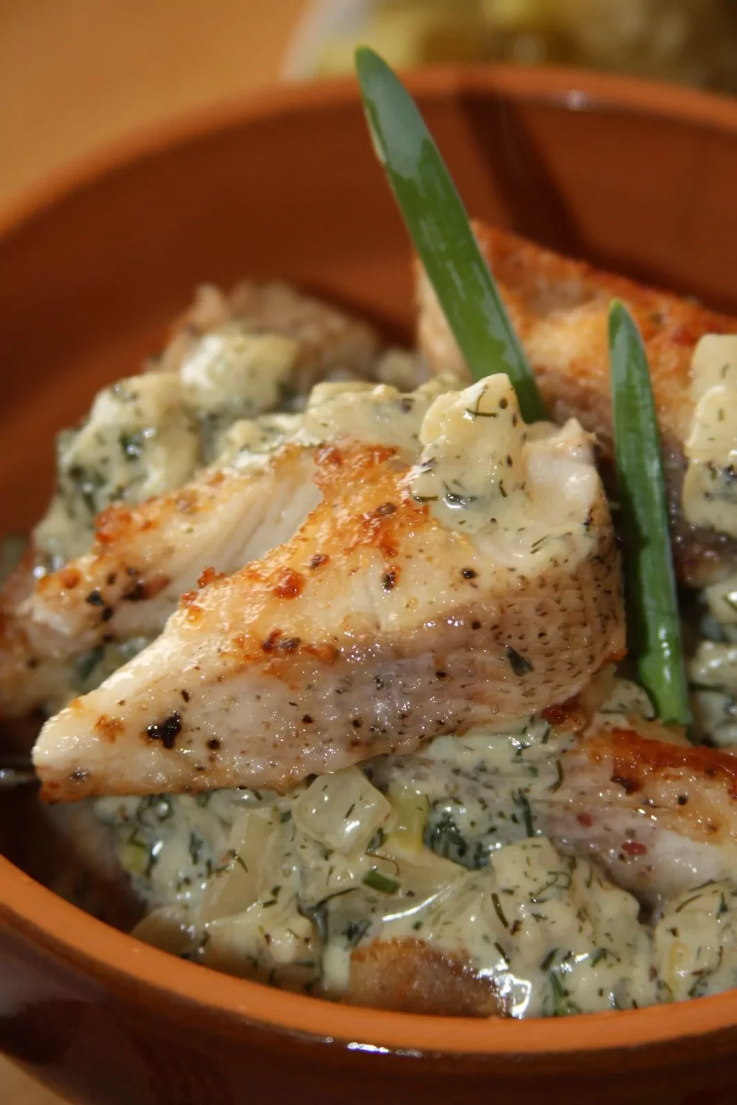 Lydeka grietinėlės ir krapų padaže