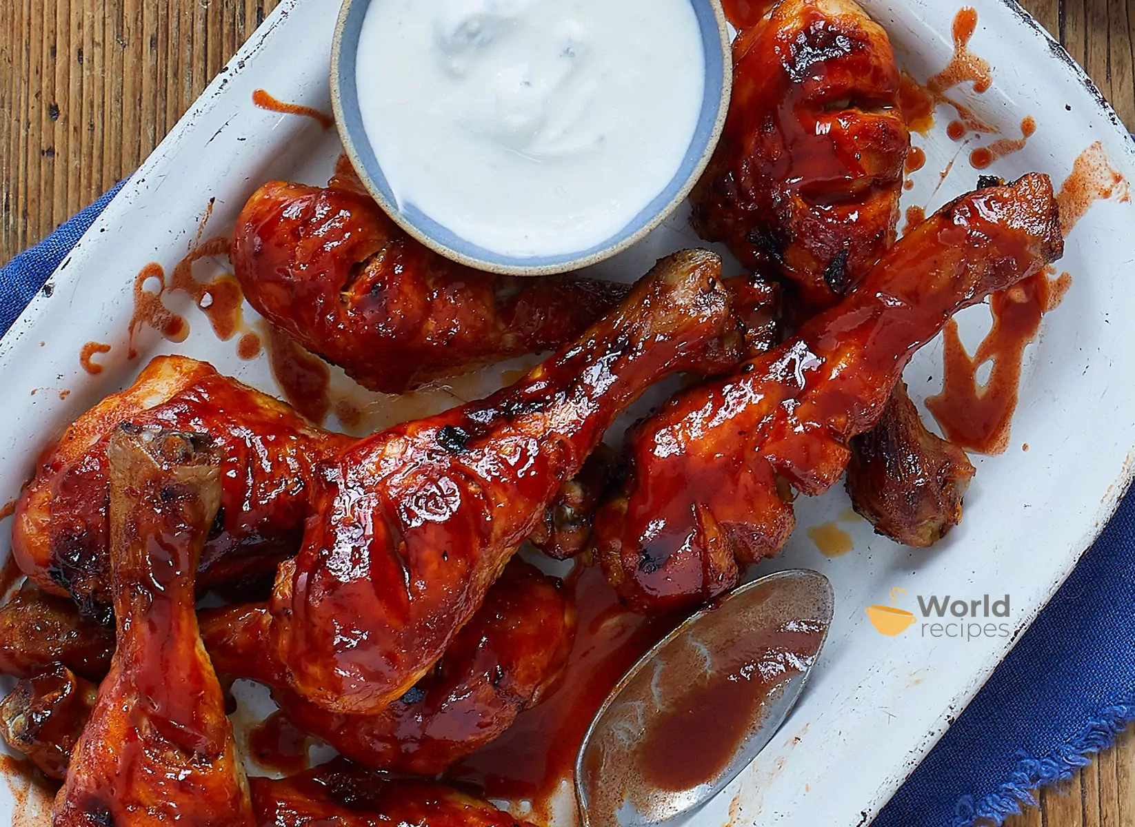 Crispy Buffalo Drumsticks - Traškios vištienos kulšelės aštriame padaže