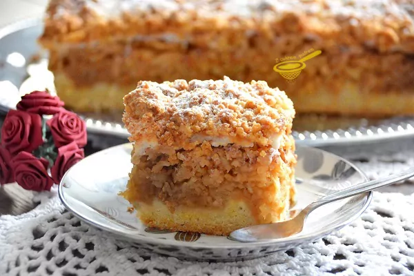 Szarlotka (jabłecznik) na kruszonce z pianką