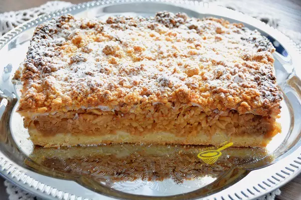 Szarlotka (jabłecznik) na kruszonce z pianką