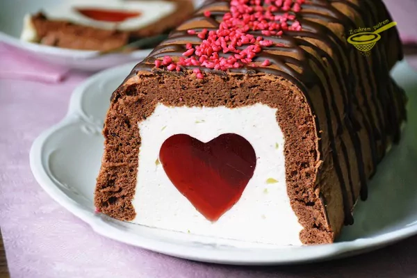 Ciasto miłości "Walentynka" - z galaretką i śmietanką
