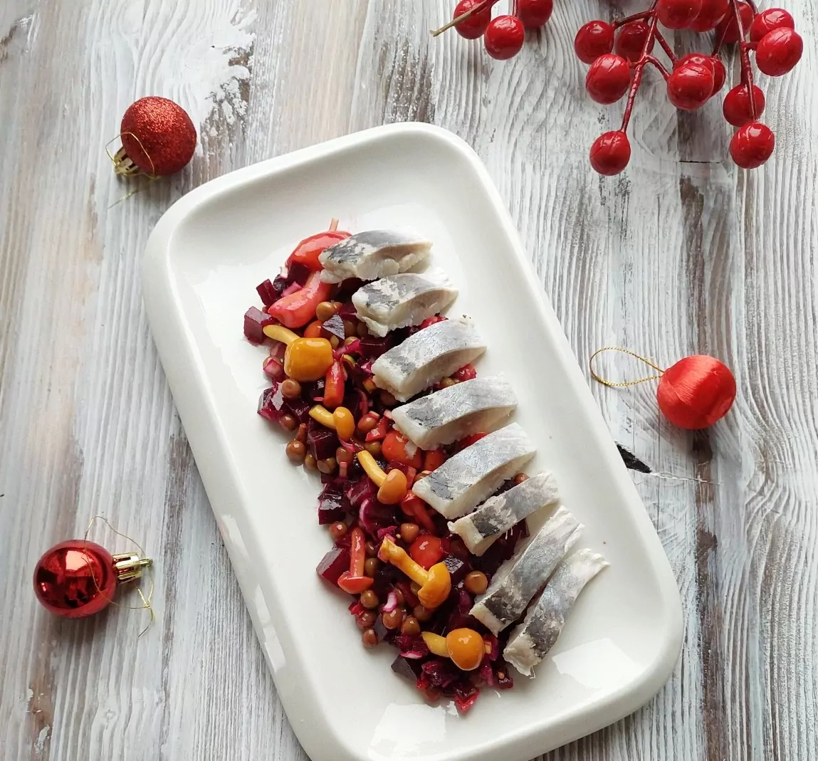 Silkė su burokėliais ir kelmučiais