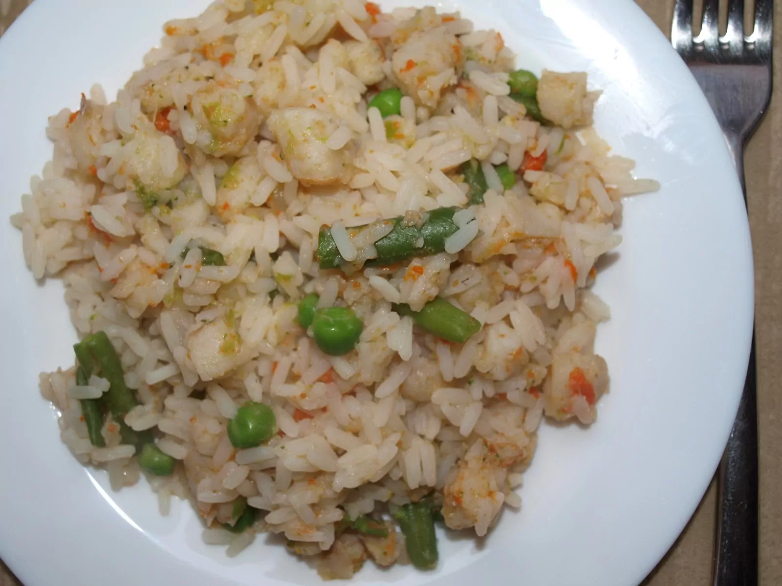 Ryžiai su žuvimi ir daržovėmis Ryžiai su žuvimi ir daržovėmis