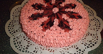 Tortas "Jaunystė" su zefyriniu ir plikytos bezės kremais