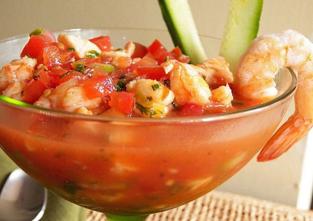 Šalta sriuba "Gaspacho" su krevetėmis ir daržovėmis