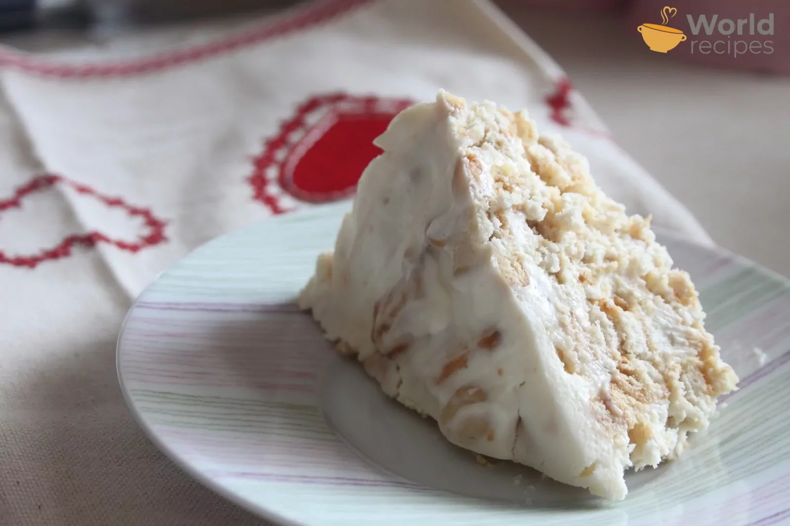 Krekerių tortas su grietine ir kondensuotu pienu