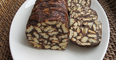 Tinginys su kondensuotu pienu, sviestu ir kakava