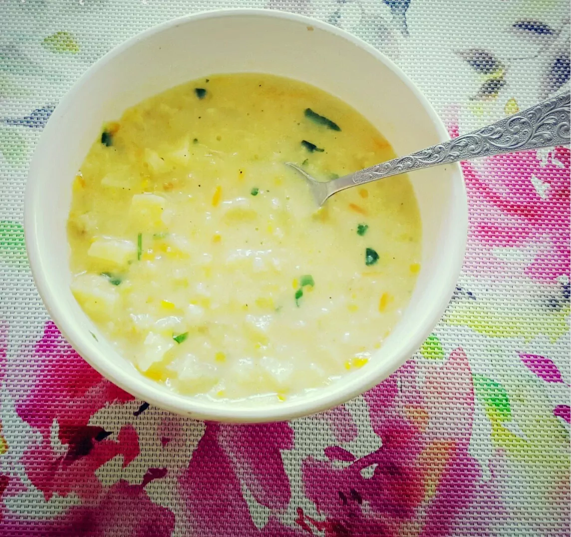 Cukinijų sriuba su sorų kruopomis ir tepamu sūreliu