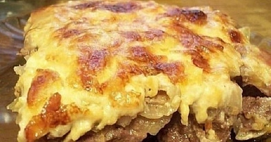 Orkaitėje kepta kiauliena pataluose
