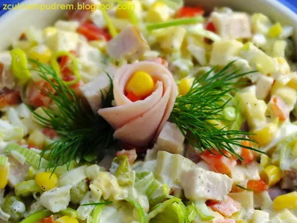 Sałatka ''Wypasiony por'' - z porem, szynka i żółtym serem