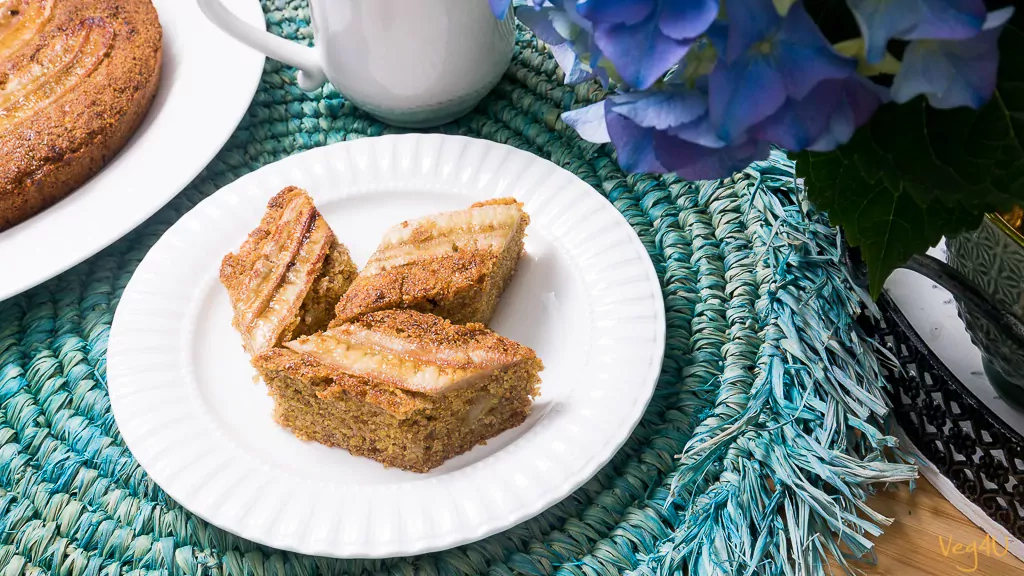 Kukurūzinis bananų pyragas