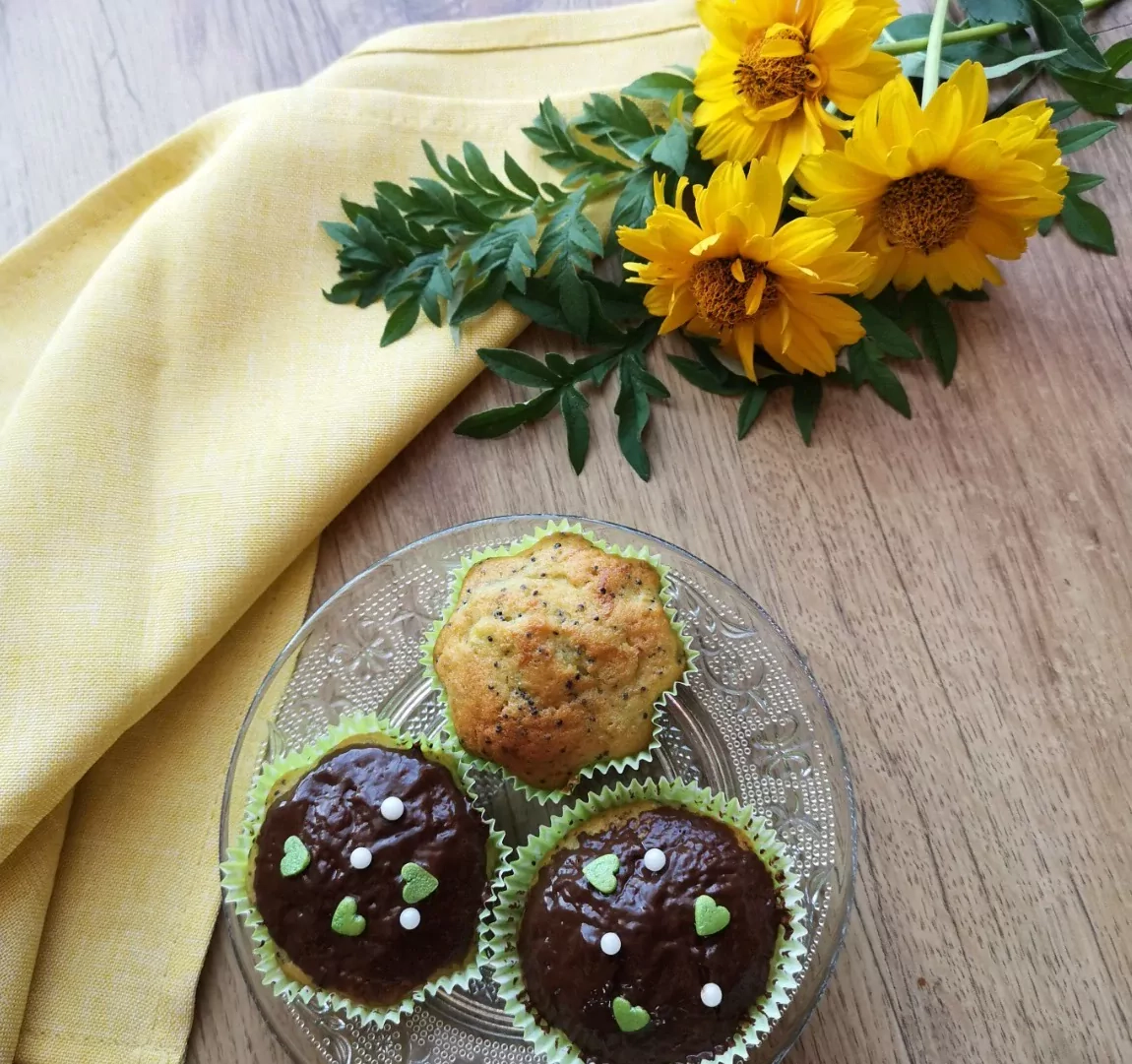 Cukinijų keksiukai su aguonomis