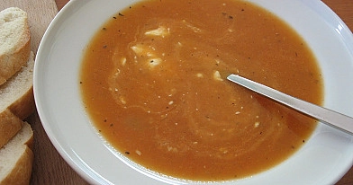 Trinta pomidorinė sriuba su grietinėle
