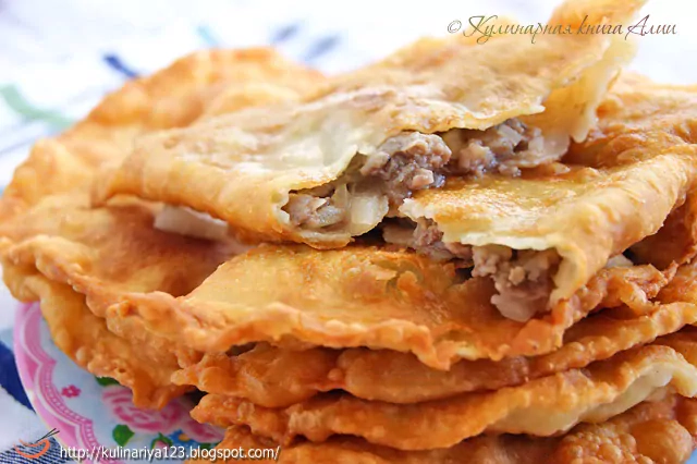 Czebureki przygotowane na kefirze