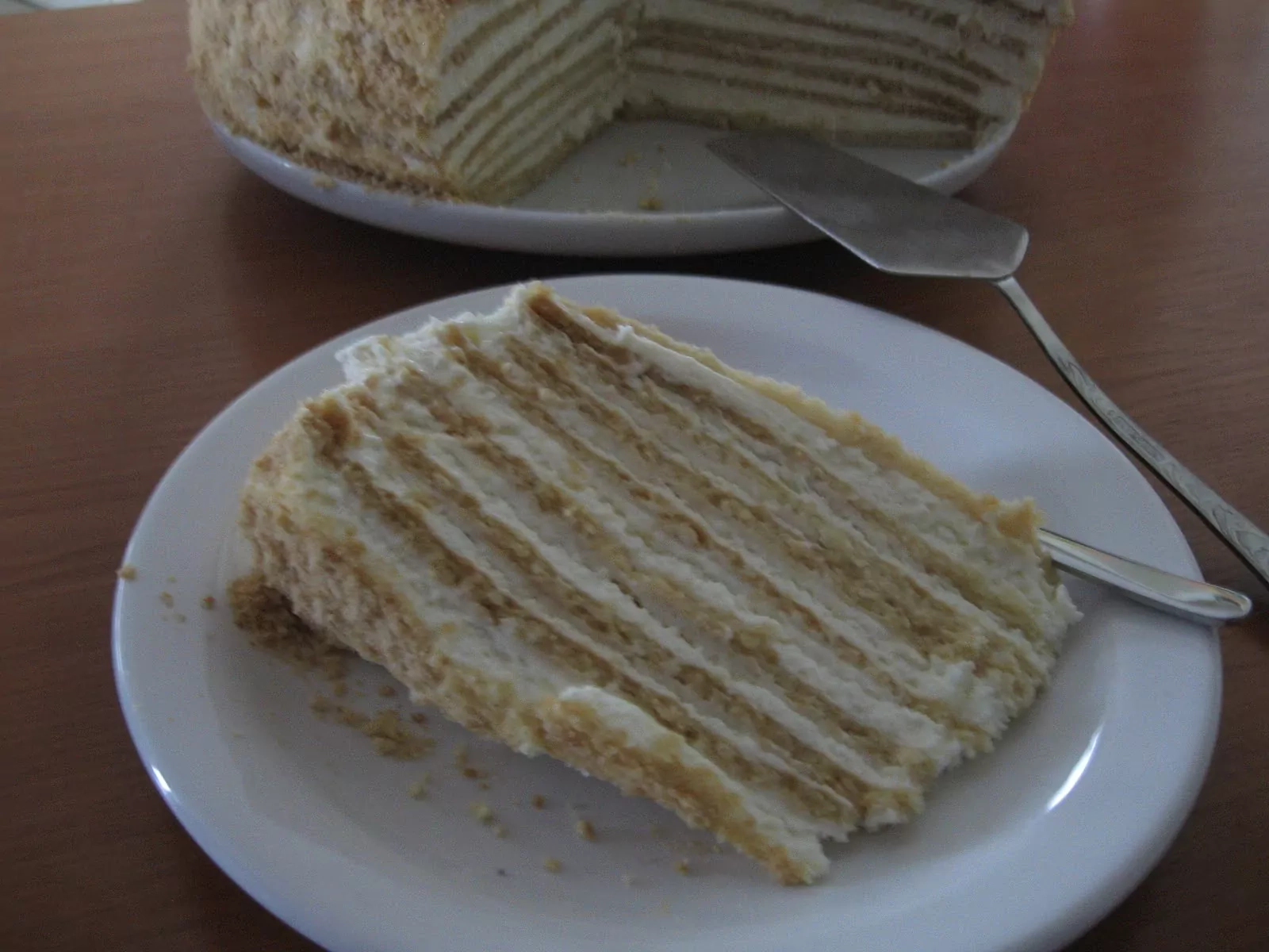 Grietininis medaus tortas su kepinių margarinu