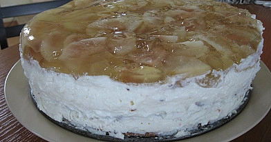 Itališkas kriaušių ir rikotos tortas su grietinėle