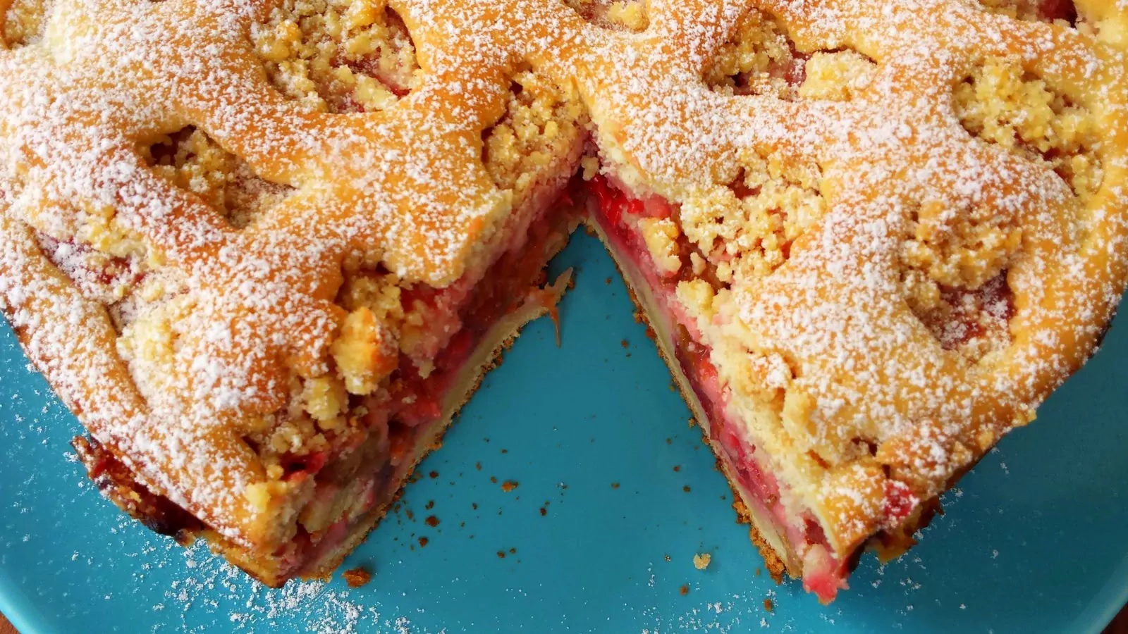 Pats skaniausias rabarbarų ir braškių pyragas