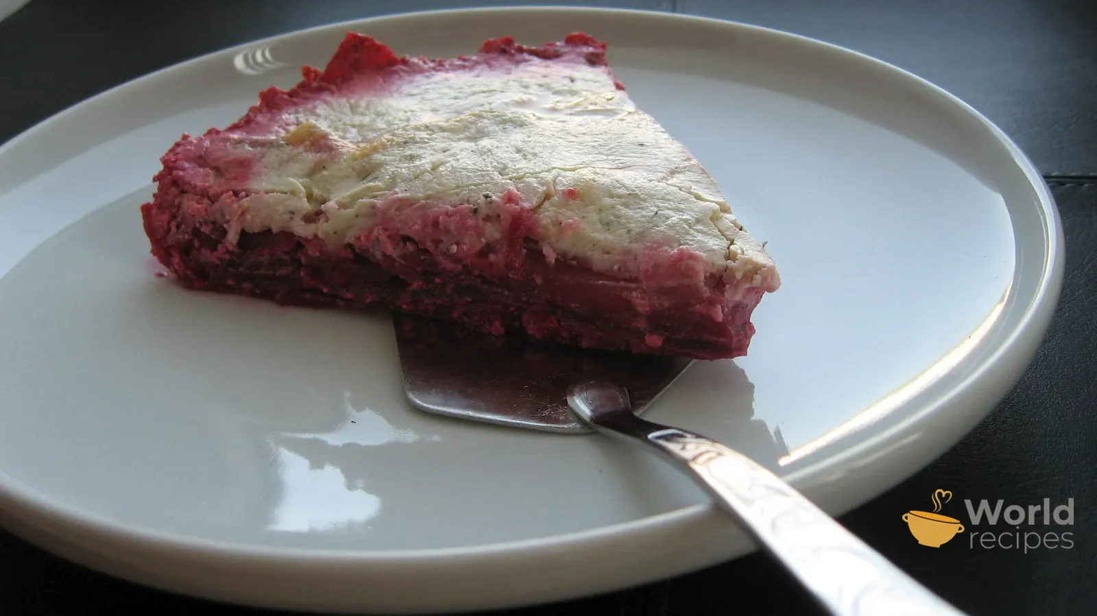 Prancūziškas bulvių ir burokėlių apkepas su gruyere sūriu