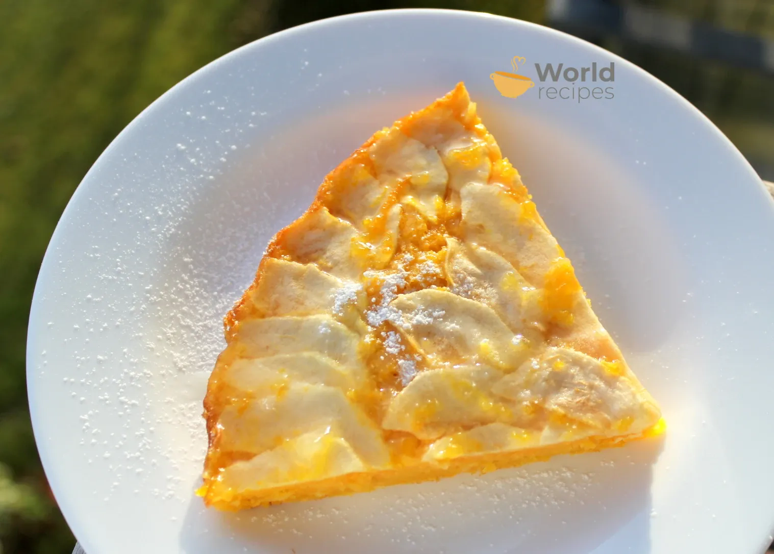 Obuolių ir morkų pyragas su migdolais, ruoštas su margarinu