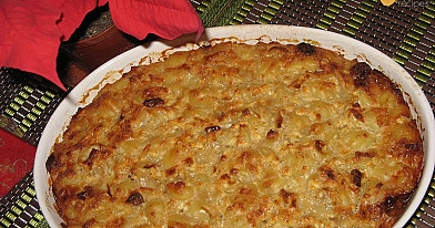 Vegetariškas saldus makaronų, varškės ir obuolių apkepas su cinamonu