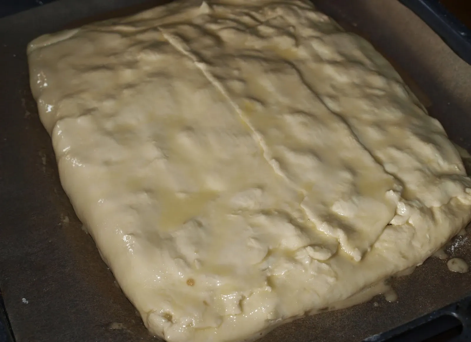 Paprastas mamos obuolių pyragas su grietinine tešla