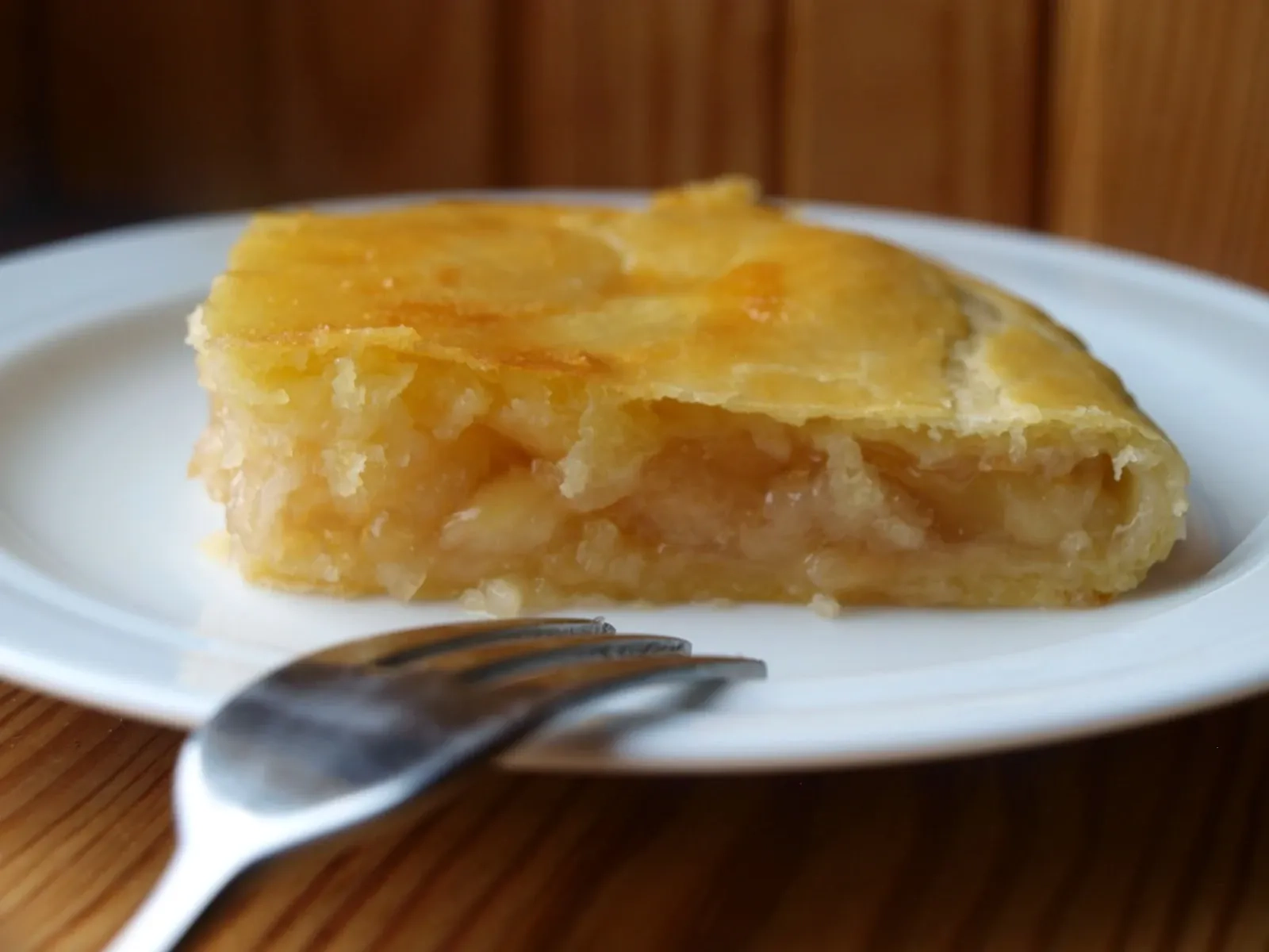 Paprastas mamos obuolių pyragas su grietinine tešla