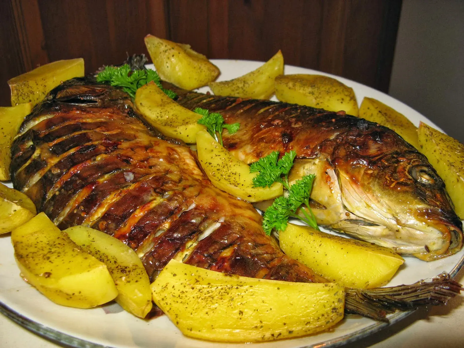 Aromatingas, orkaitėje troškintas-keptas karpis