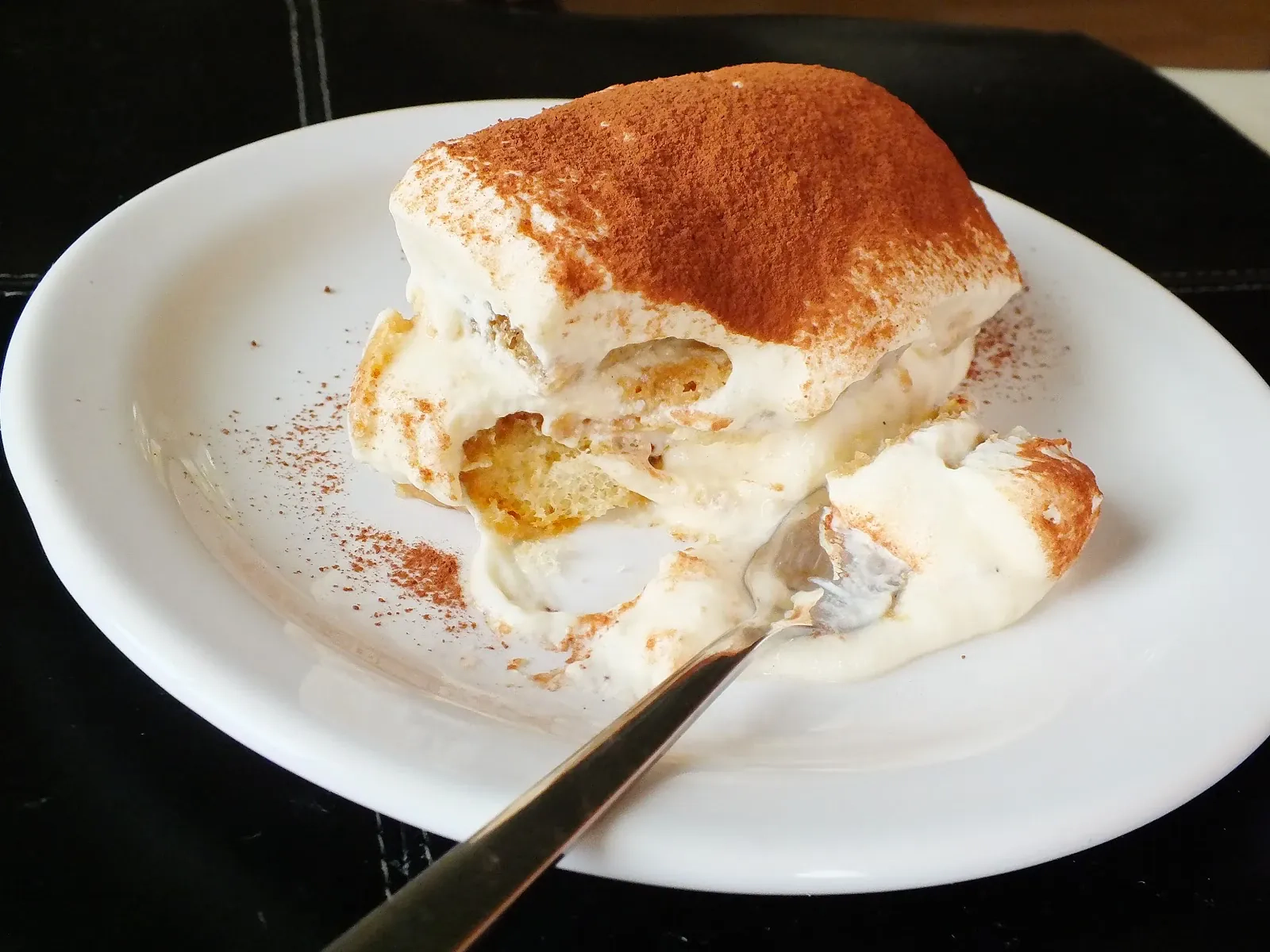 Tiramisu su maskarpone ir kiaušiniais, be grietinėlės