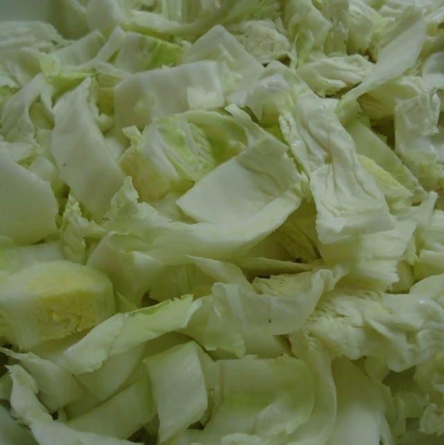 нарезанная пекинская капуста