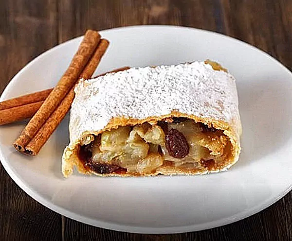 Niemiecki strudel z jabłkami