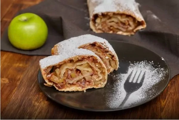 Niemiecki strudel z jabłkami