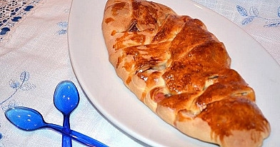 Kulebiak z jabłkiem i cukrem