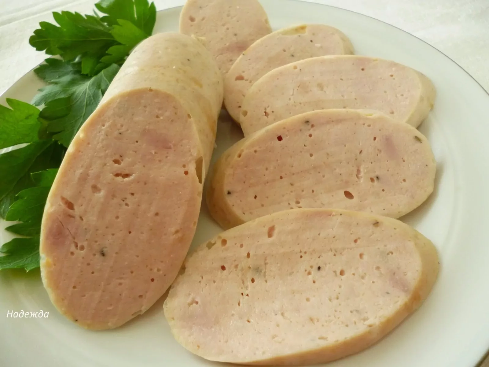 Gotowane kiełbasy z kurczaka