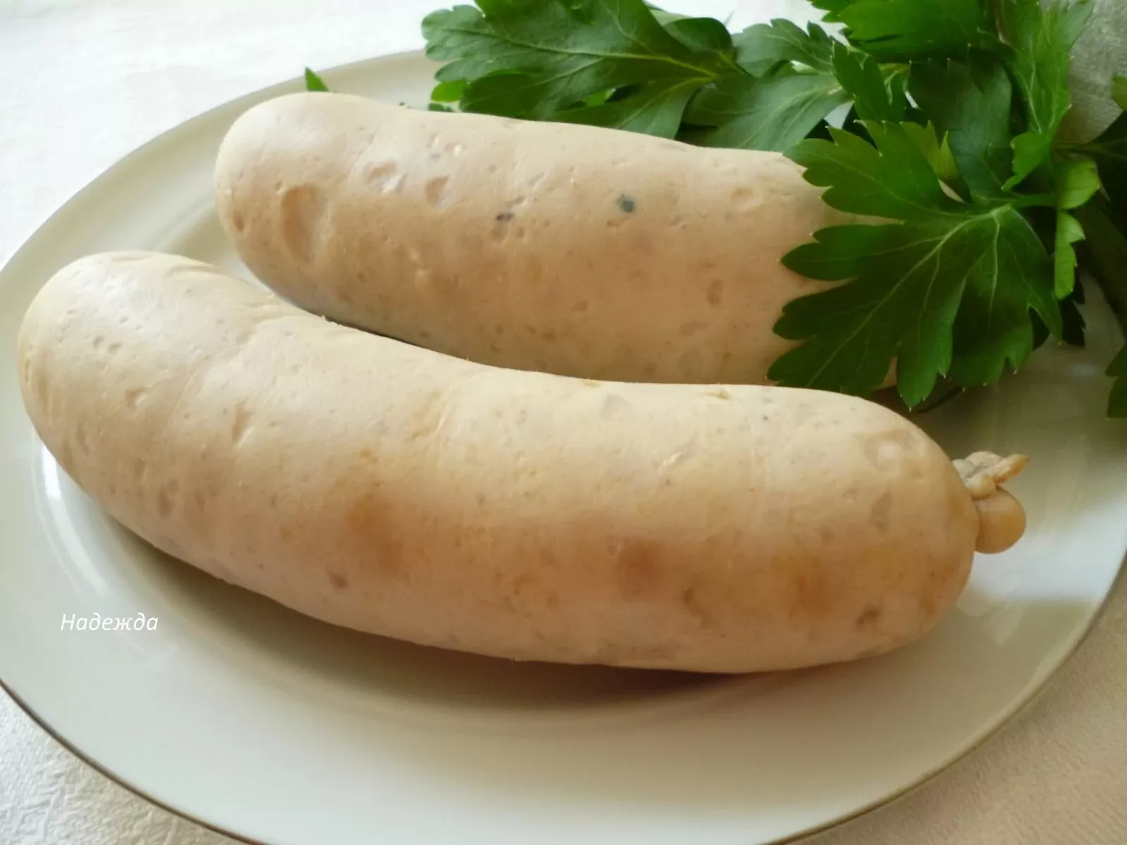 Gotowane kiełbasy z kurczaka