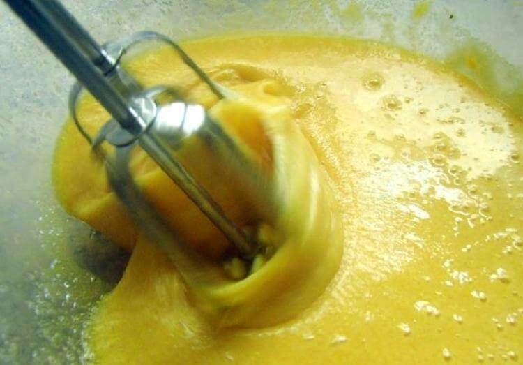 suplakti kiaušiniai su cukrumi