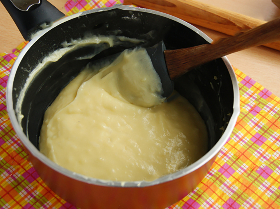 išvirtas kremas, paliktas atvėsti