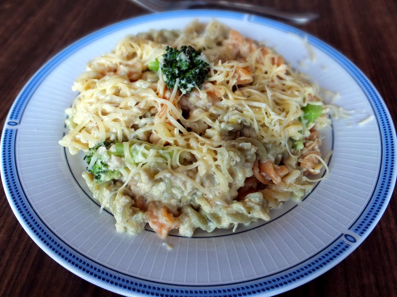 patiekti makaronai su brokoliais