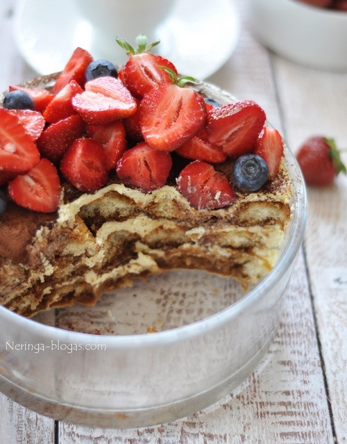 pagamintas tiramisu su grietinėle