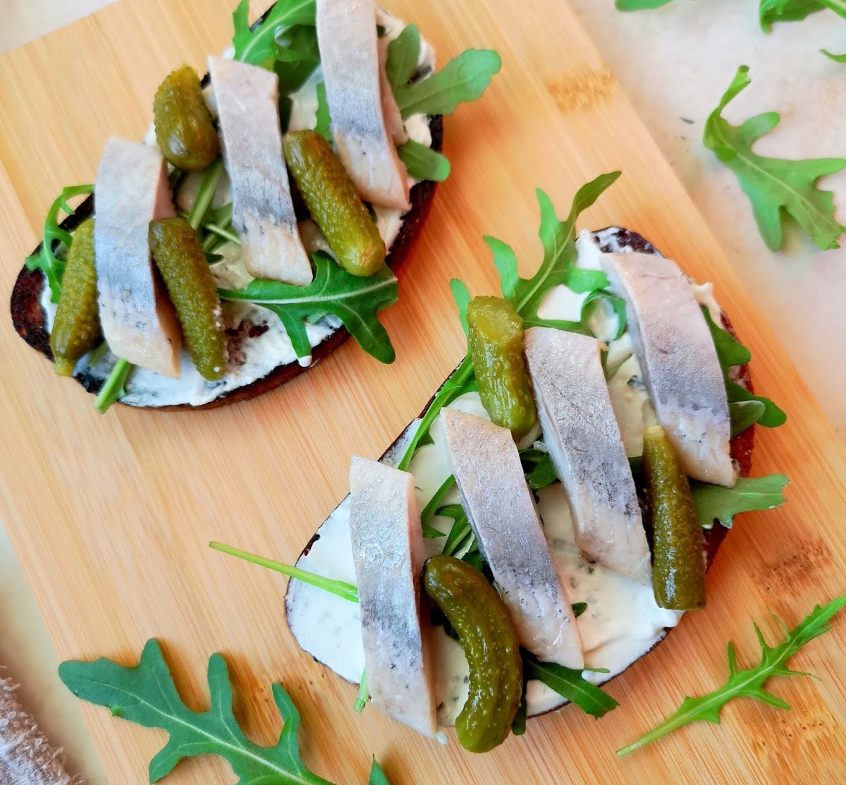 pagamintos užkandėlės su silke