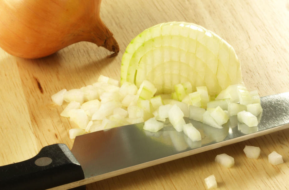 supjaustytas svogūnas gabaliukais