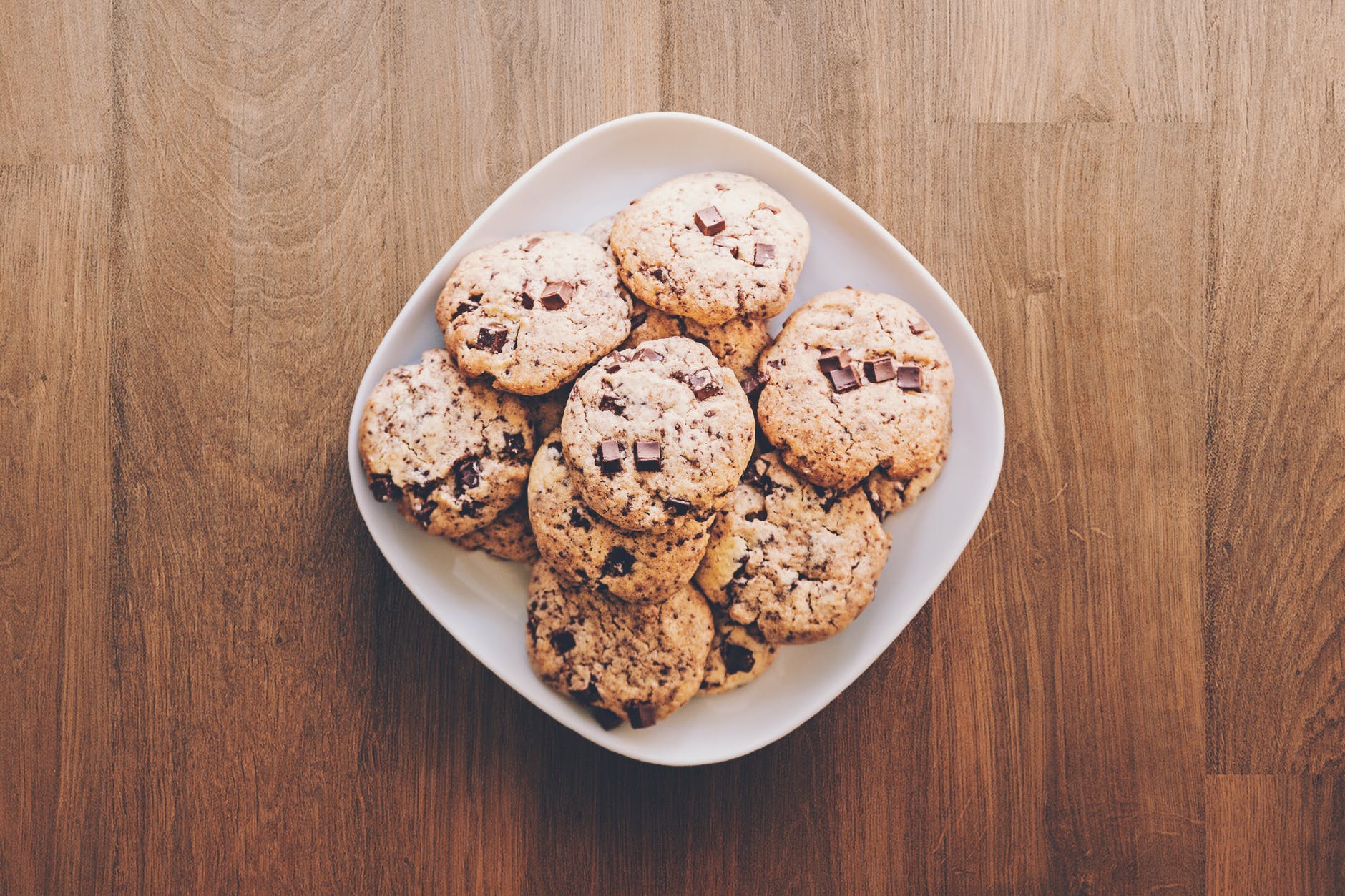 easy to make vegan chocolate chip cookies