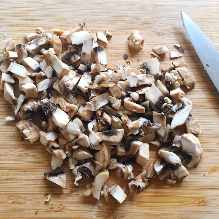 supjaustyti pievagrybiai