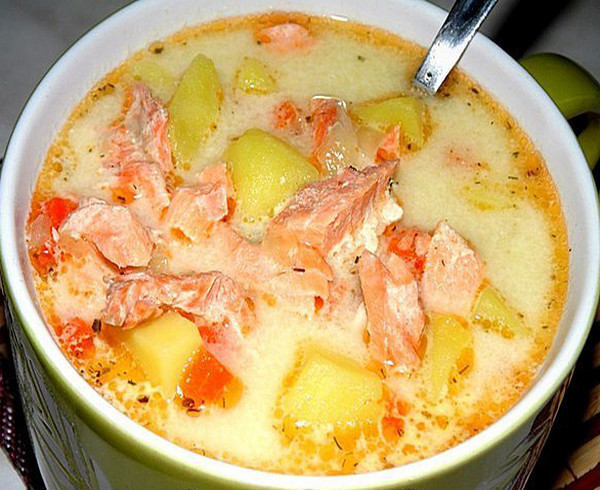 pot of salmon and leek soup