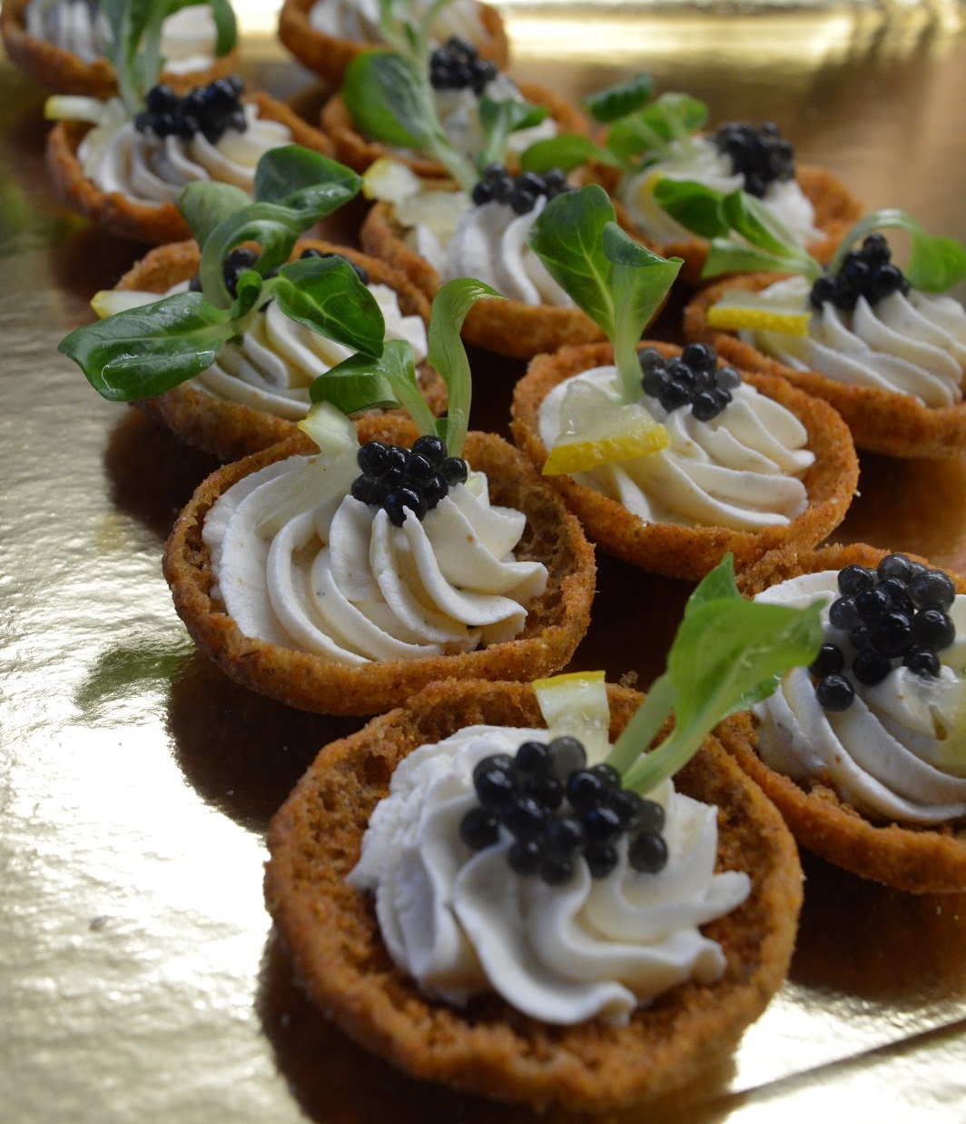 ruginiai užkandukai su kremu