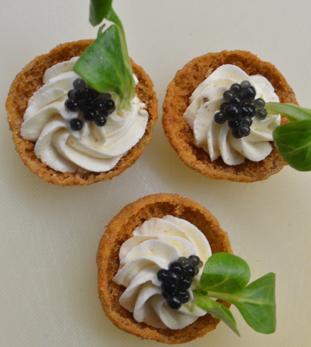 užkandžiai su ikrais ir žalumynais