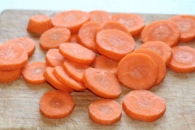 cut carrot into slices