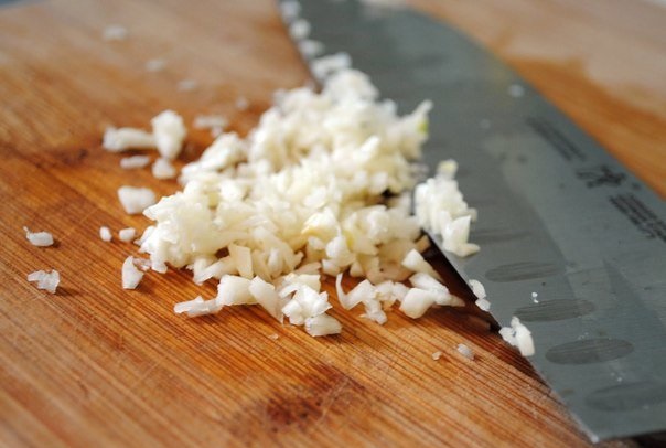chopped garlic