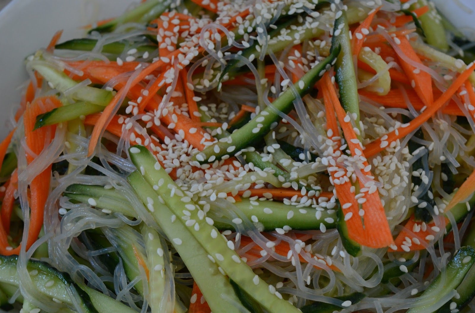 kiniškos salotos su padažu