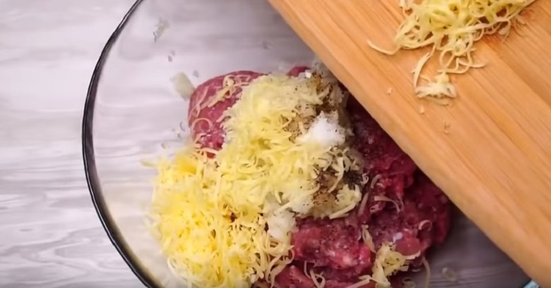 sutarkuotas sūris su faršu